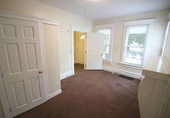4th image of 83 E Lane Ave