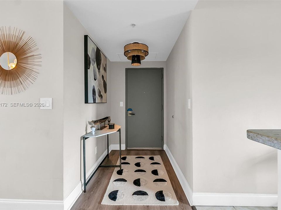 1st image of 601 NE 36th St APT 904