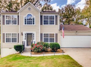 951 Shadow Ridge Trl, Lithonia, GA 30058