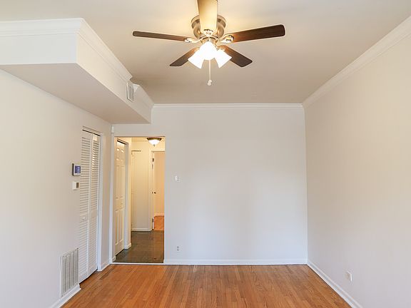 4th image of 4240 N Clarendon Ave APT 201S