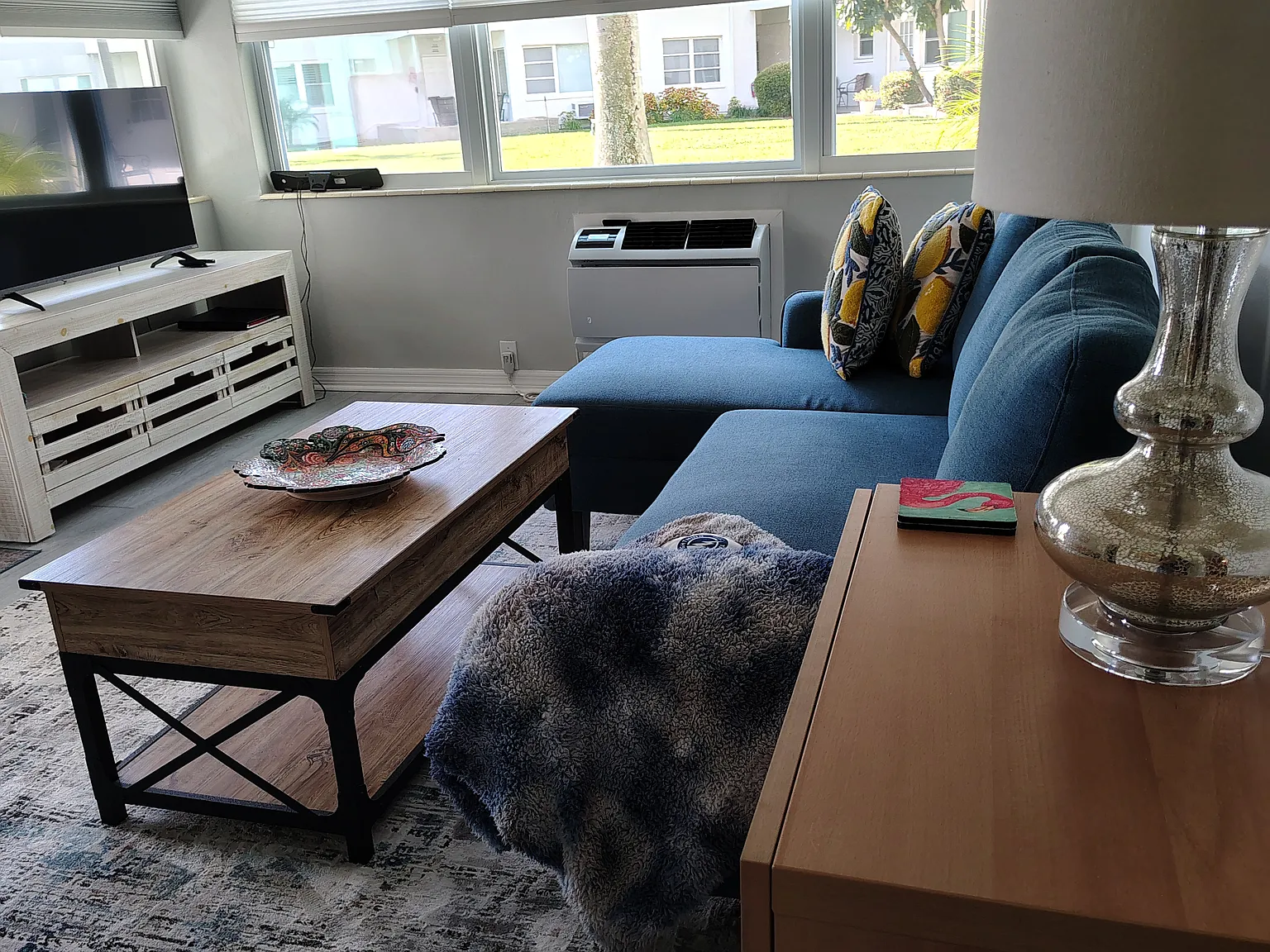 2 bed, 640 sqft, $1,850 — Photo 2