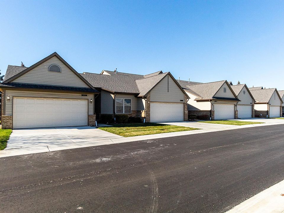 Cross Road Pines Apartments 26009 Pinehurst Warren MI Zillow