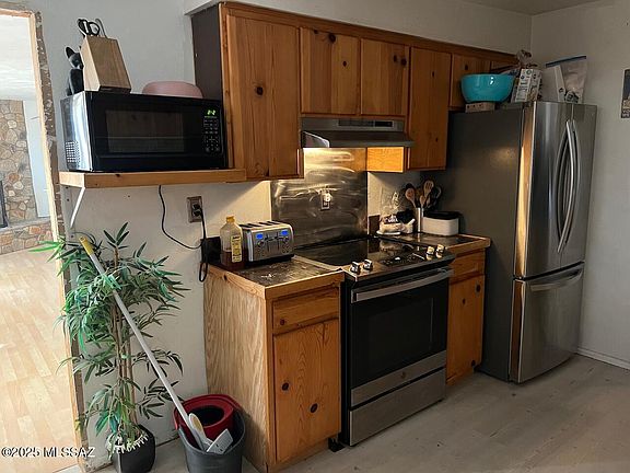 5th image of 5802 S Columbus Blvd