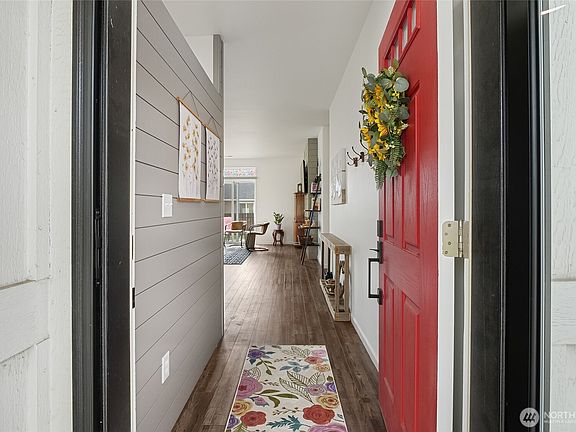 4th image of 525 N Kentucky Drive