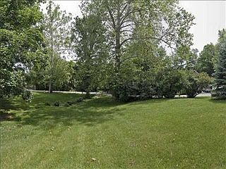 3rd image of 11060 Beechwood Dr W