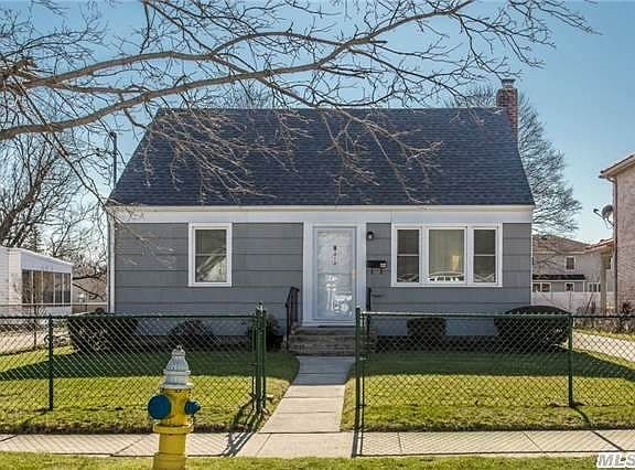 2nd image of 212 Chestnut Ave