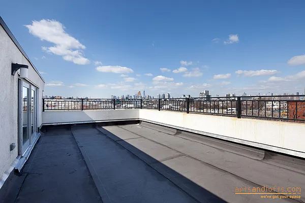 Rented by aptsandlofts.com | media 8