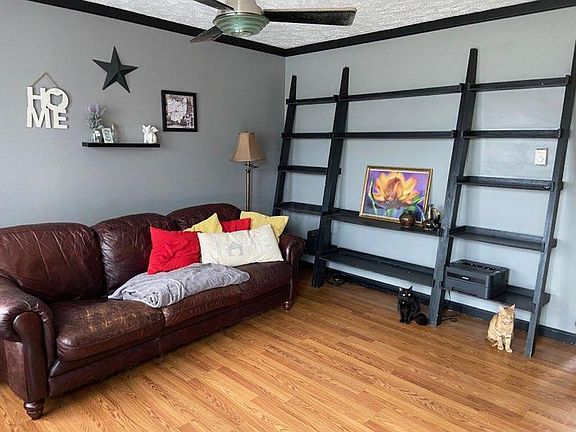 3rd image of 6636 Cedar Ct