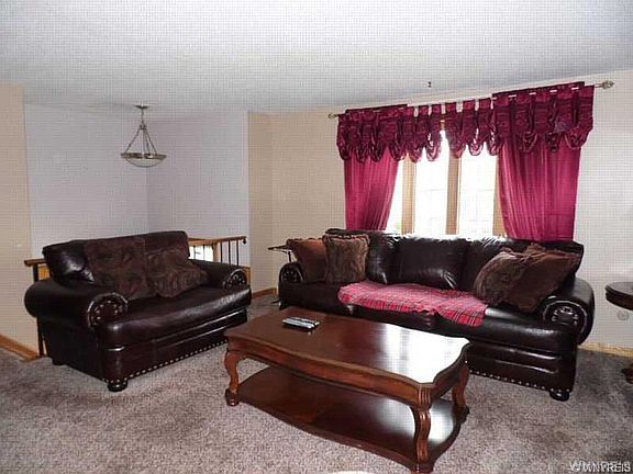 3rd image of 90 Dubonnet Dr