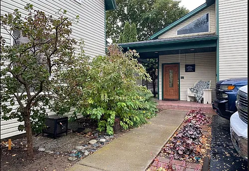 309 River St Photo 1