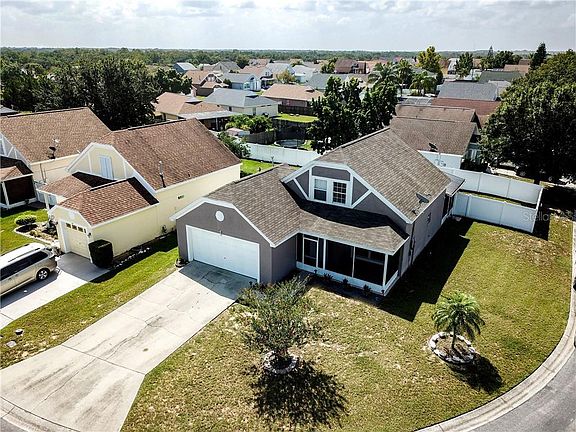 4th image of 138 Rollins Dr