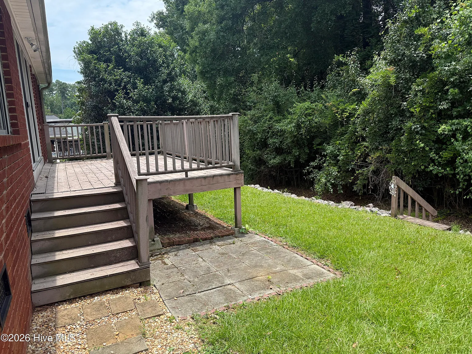 3 bed, 2.0 bath, 1655 sqft, $1,750 — Photo 3