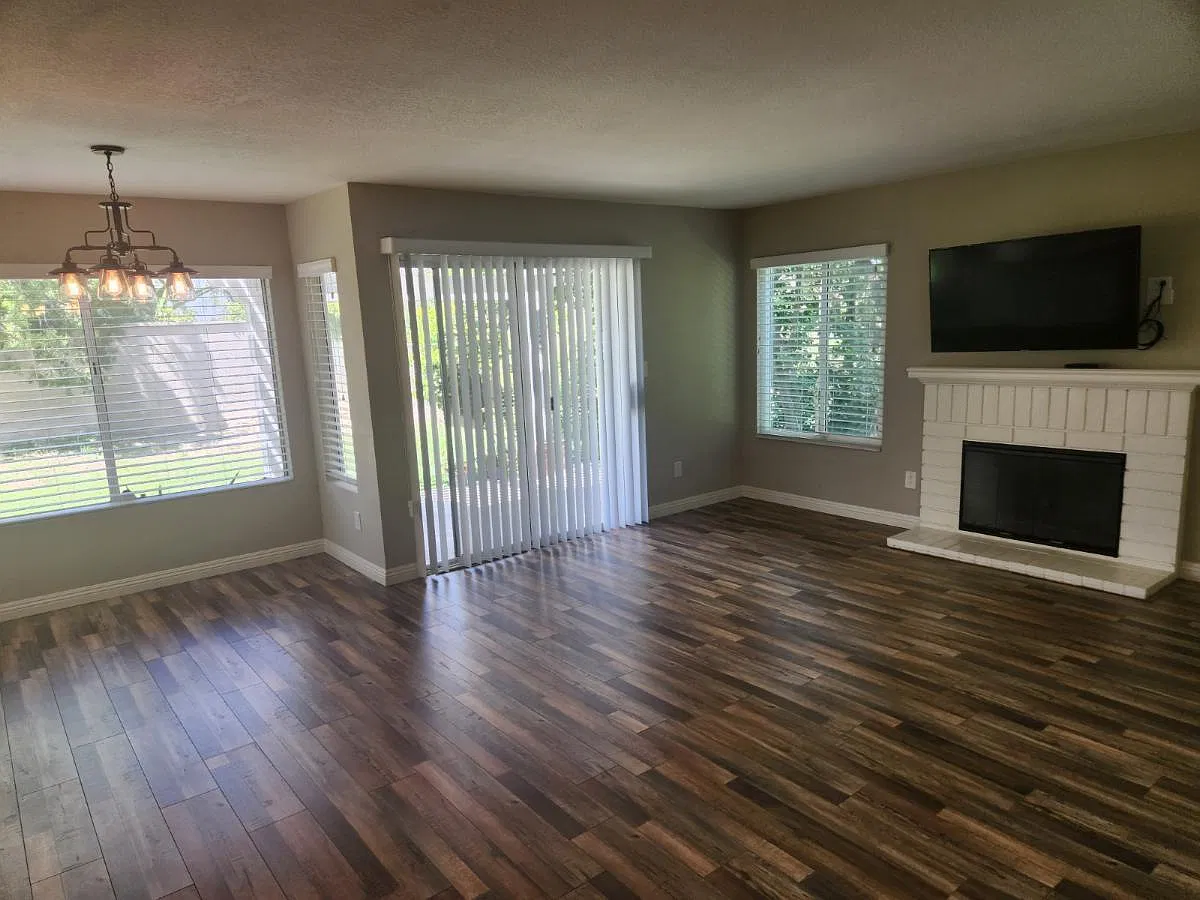4 bed, 2018 sqft, $3,800 — Photo 4