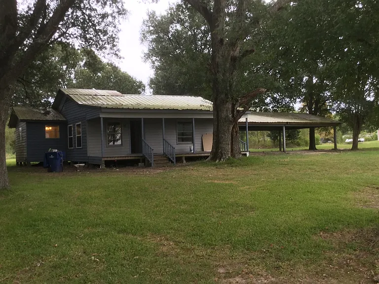 2604 Bailey Rd — Photo 1