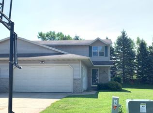 2971 Clifford Ct #2973, Green Bay, WI 54311