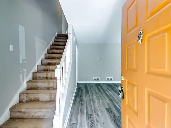3rd image of 884 Brandy Oaks Ln