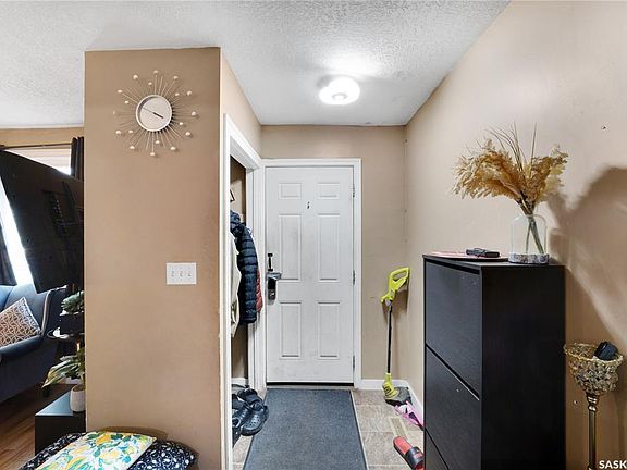5th image of 1142 Retallack STREET