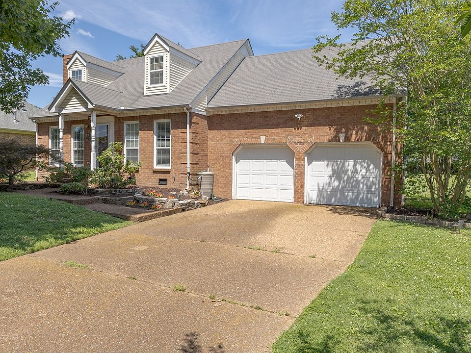 1st image of 2858 Iroquois Dr