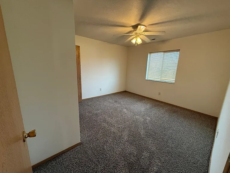 908 Arrow Ave NE — Photo 8