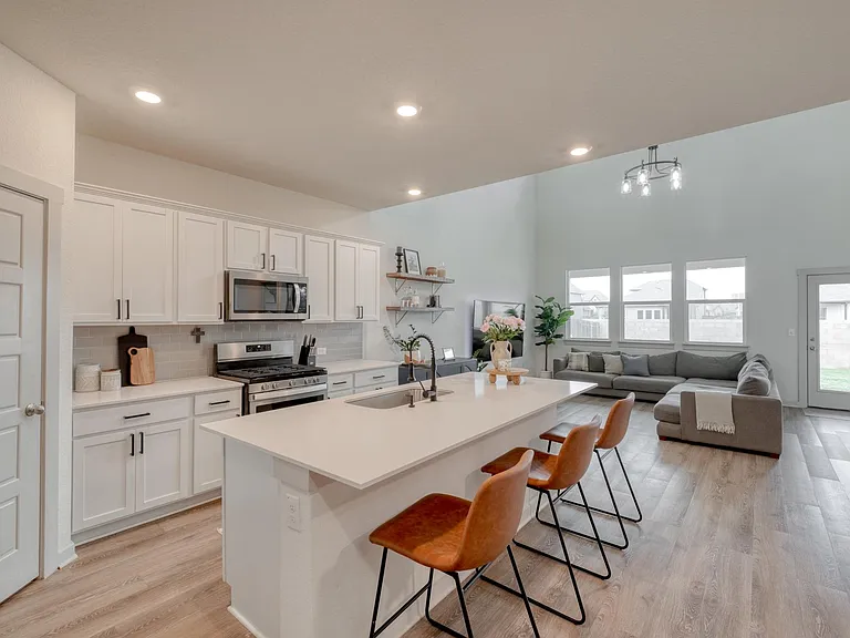14005 McArthur Dr — Photo 6
