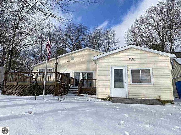 2nd image of 275 W Lake Dr