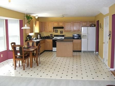 Eat in Kitchen