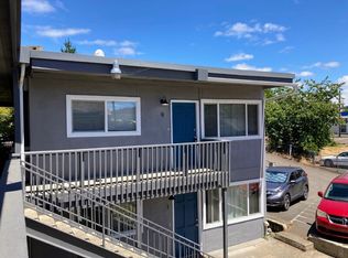 633 SE Flint St #9, Roseburg, OR 97470