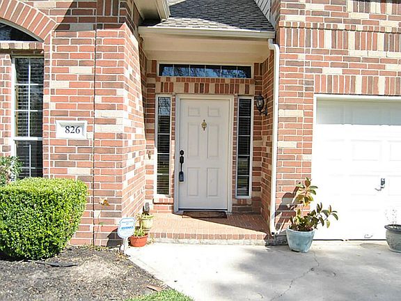 3rd image of 826 Mackintosh Dr