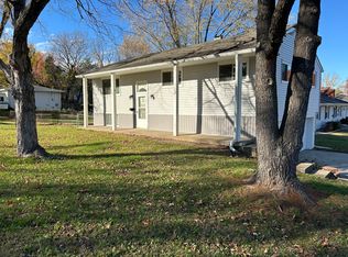 1404 NE 68th St, Gladstone, MO 64118