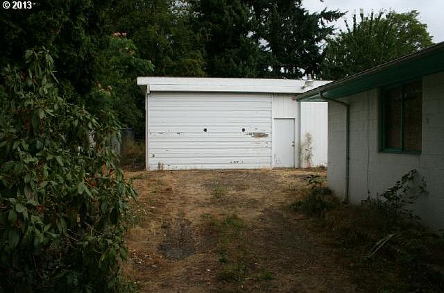 2nd image of 7823 SE Harmony Rd