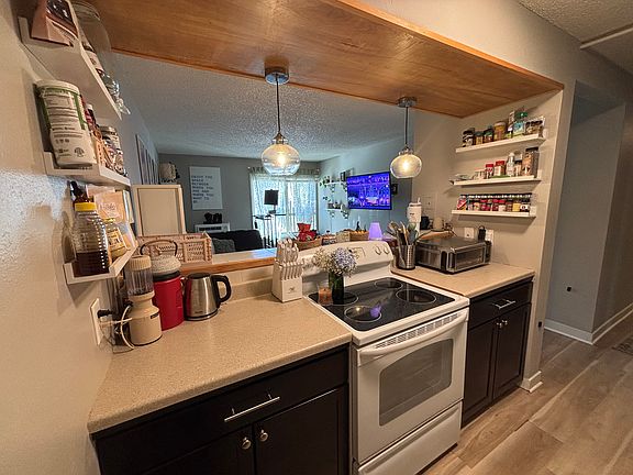 4th image of 2707 Valmont Rd APT 209A