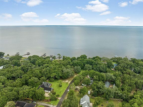 3rd image of 9 & 10 Cedar Beach Cv
