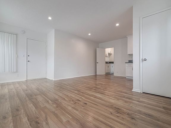 3rd image of 1920 S Shenandoah St APT 9