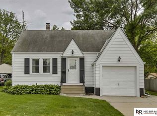 5911 M St, Omaha, NE 68117