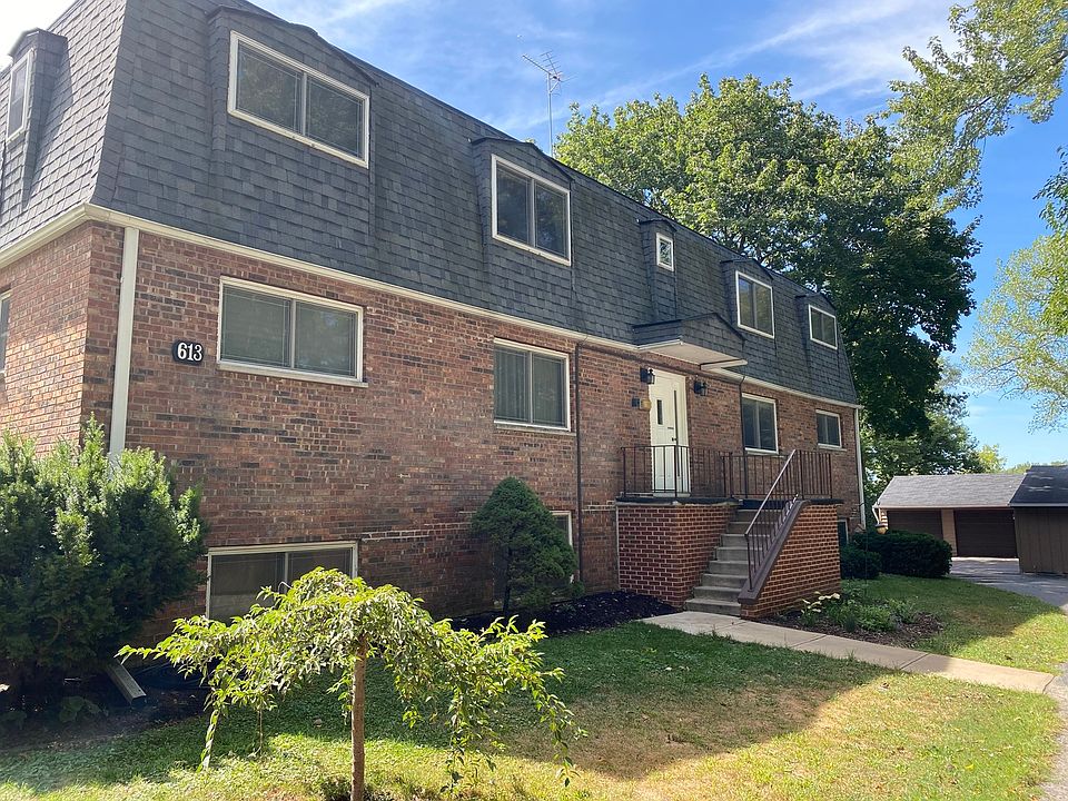 1st image of 613 S Van Buren St APT 3