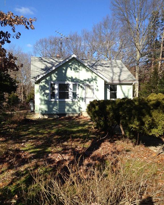 1st image of 155 Clayton Ave