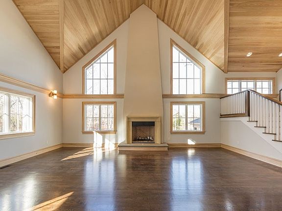 5th image of 5 Harvest Ln