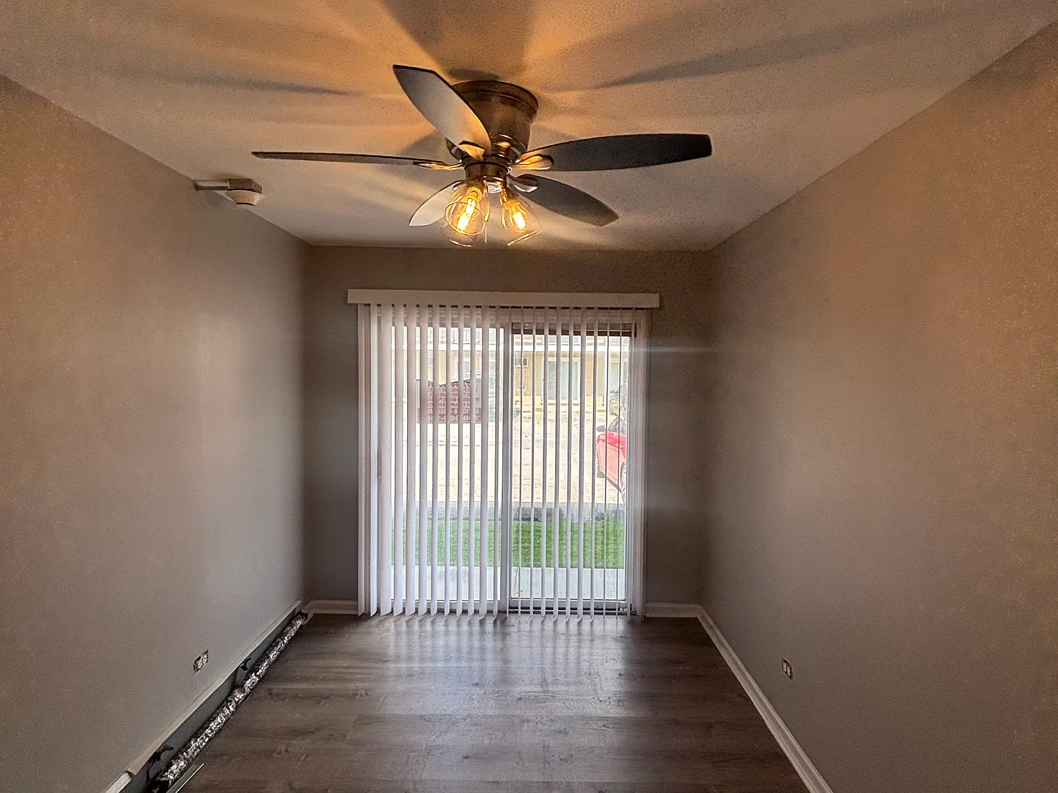 1 bed, 1.0 bath, $1,095 — Photo 2