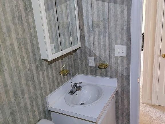 3rd image of 401 Katie Dr
