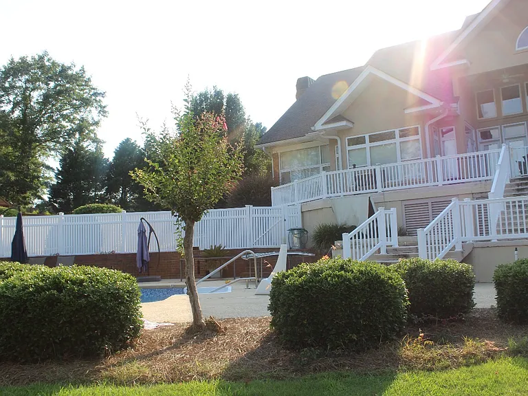 103 Turnberry Ct — Photo 4