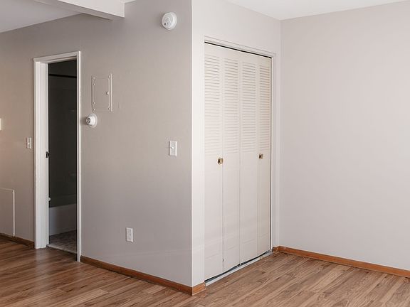 4th image of 705 2nd St NE #204