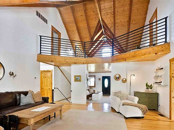 5th image of 13915 Farm Road 1115