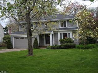 31305 Carlton Dr, Bay Village, OH