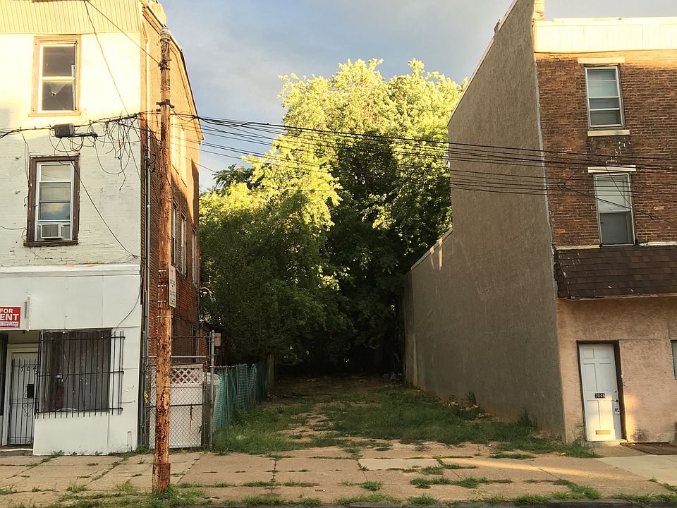 1st image of 7044 Woodland Ave