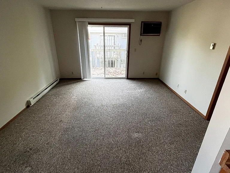 2311 Meadow Ln — Photo 3