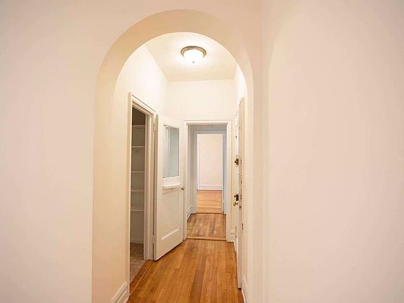3rd image of 203 W 54th St #6F