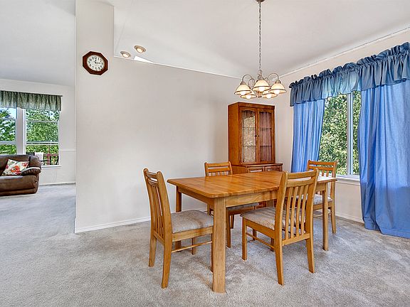 4th image of 2701 Z St SE