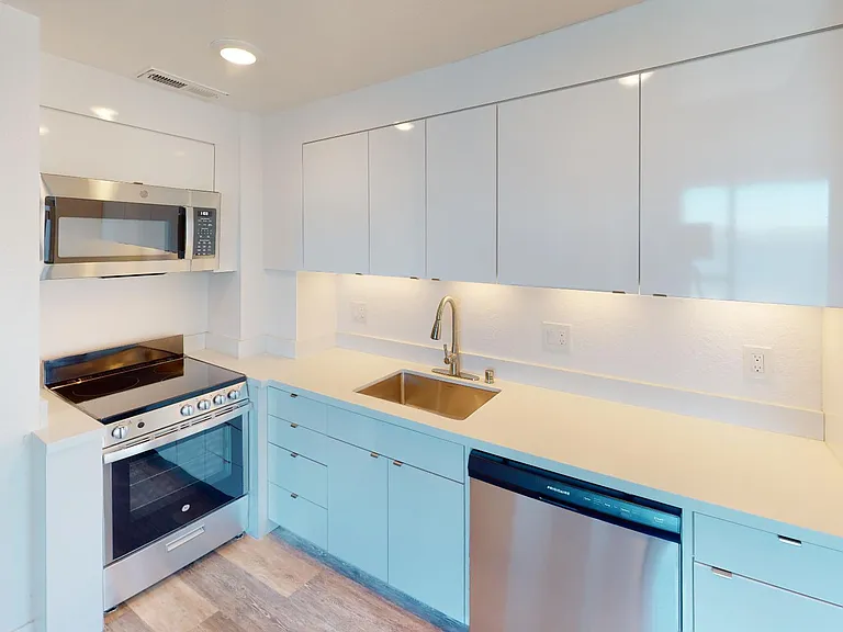 1000 Chestnut Street Apartments — Photo 5