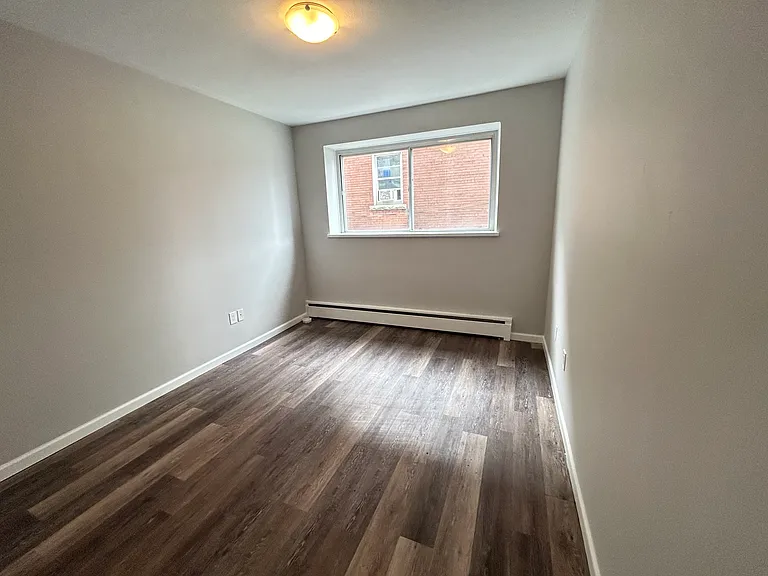21 Balmoral Ave S #202 — Photo 10