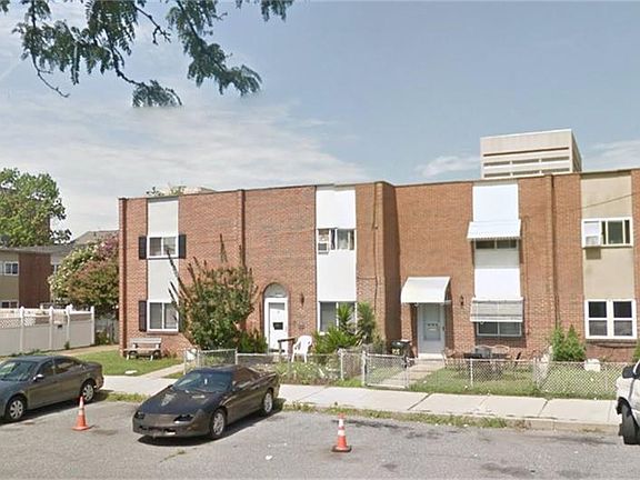 4th image of 831-A Towne Ct
